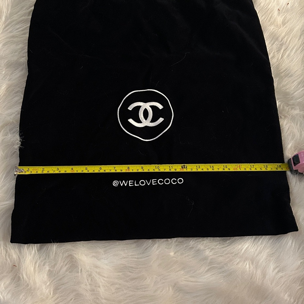 Chanel Velvet Oversized Drawstring Bag/ Pouch ๐ Zoe Made in Italy, authentic. - Picture 3 of 6